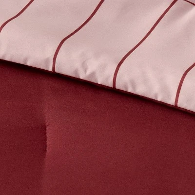 Grid Print Reversible Decorative Comforter Set With Throw - Room Essentials™ 6 Grid Print Reversible Decorative Comforter Set With Throw - Room Essentials™ - Image 4